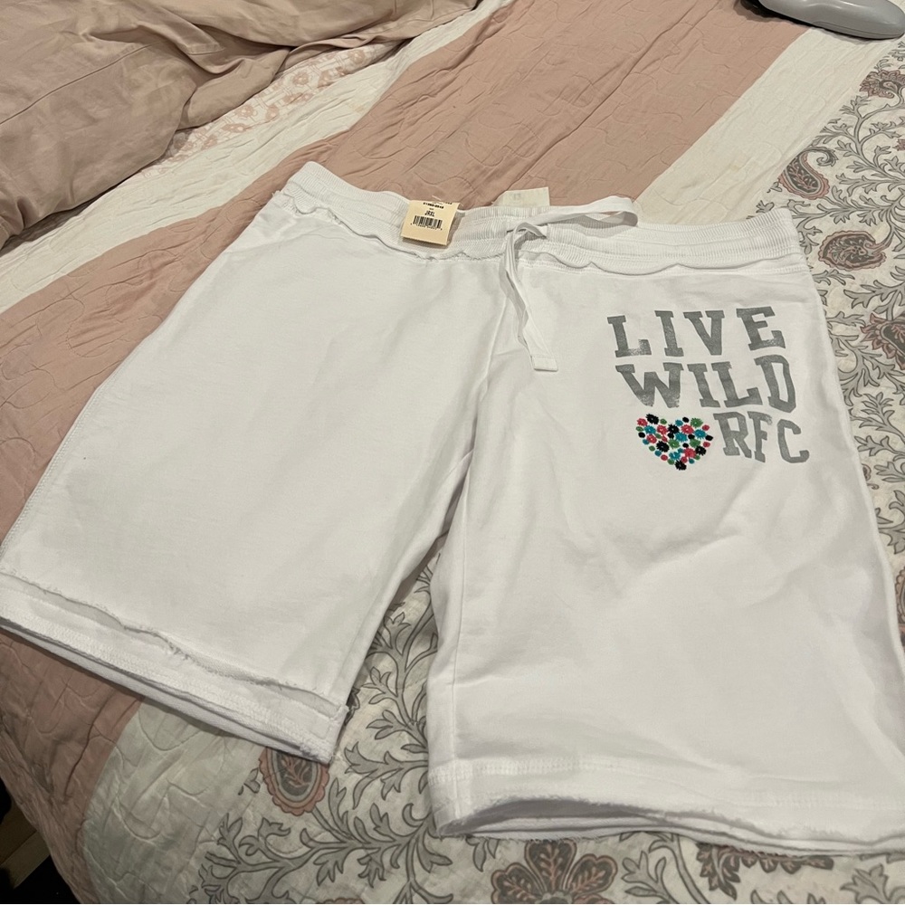 RainForest Cafe white Athletic shorts. YOUTH XL NWT
